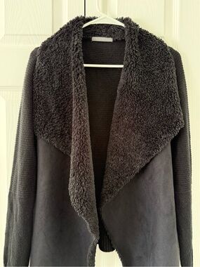 Suzy Shier Black Faux-Shearling Open-Front Jacket